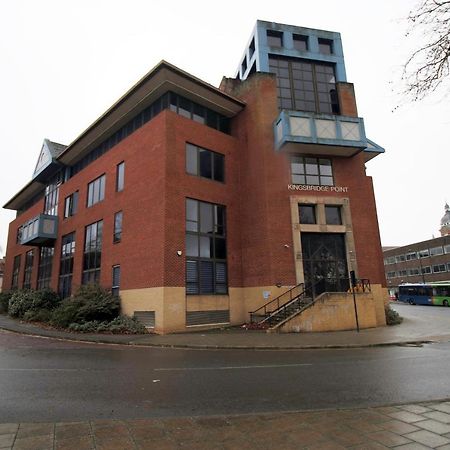 Kingsbridge Point - Cosy One Bed Apartments Near Town Centre, Swindon Bagian luar foto