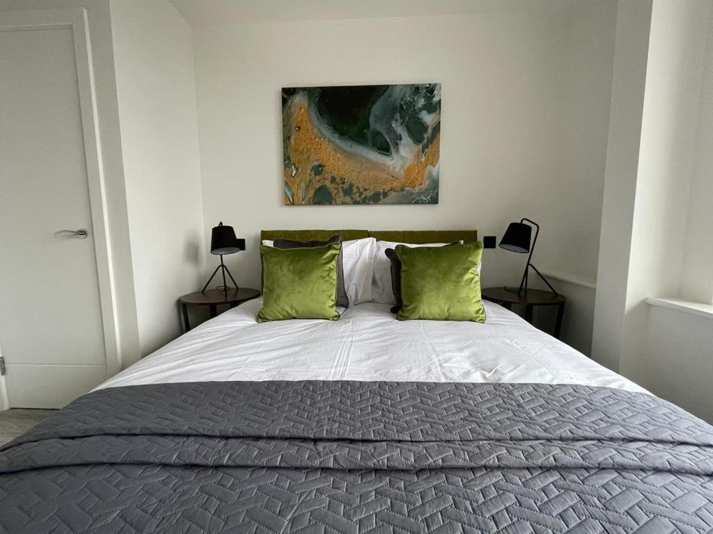 Kingsbridge Point - Cosy One Bed Apartments Near Town Centre, Swindon Bagian luar foto