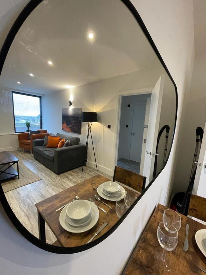 Kingsbridge Point - Cosy One Bed Apartments Near Town Centre, Swindon Bagian luar foto