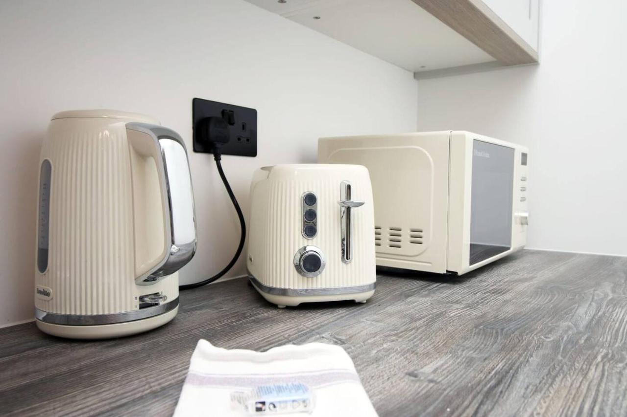 Kingsbridge Point - Cosy One Bed Apartments Near Town Centre, Swindon Bagian luar foto