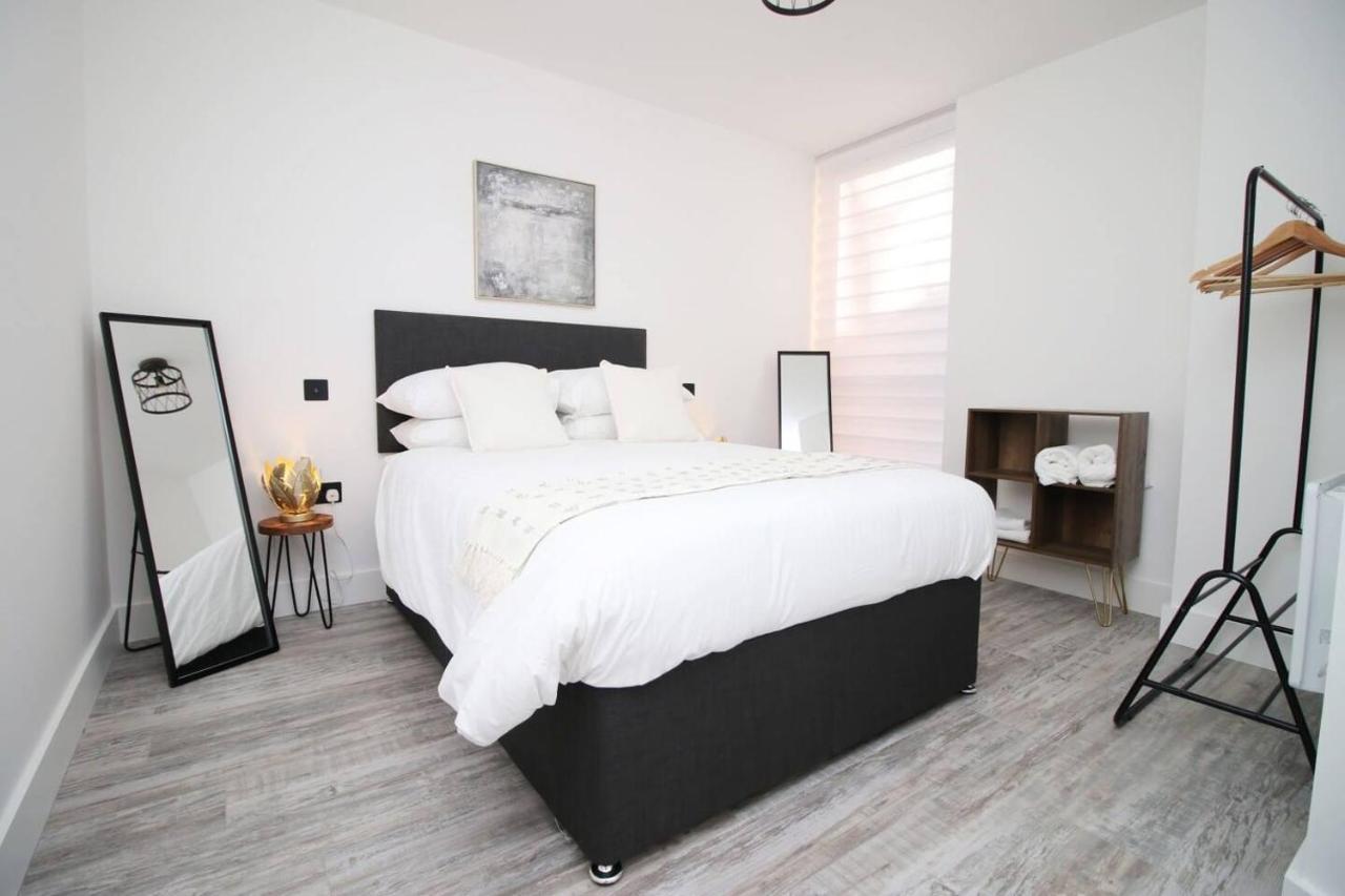 Kingsbridge Point - Cosy One Bed Apartments Near Town Centre, Swindon Bagian luar foto