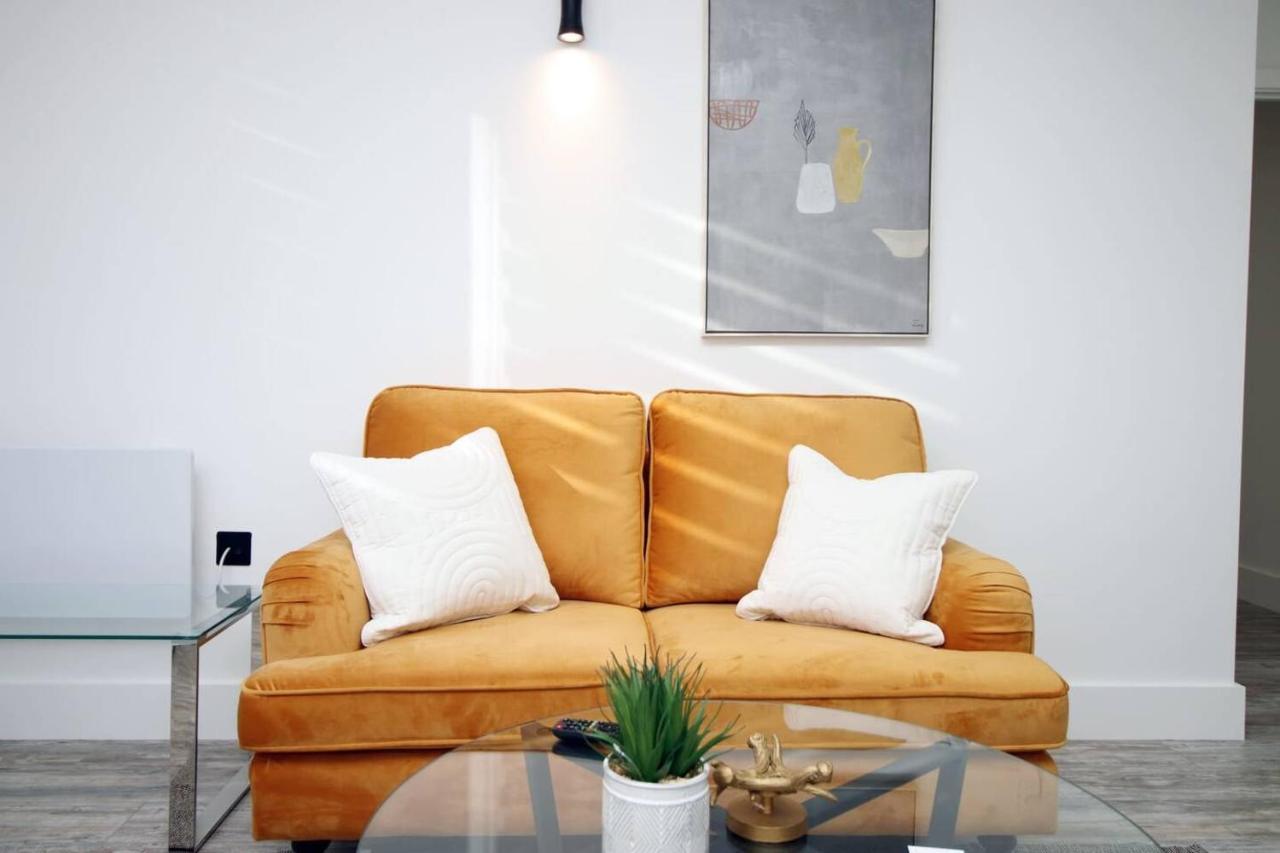 Kingsbridge Point - Cosy One Bed Apartments Near Town Centre, Swindon Bagian luar foto