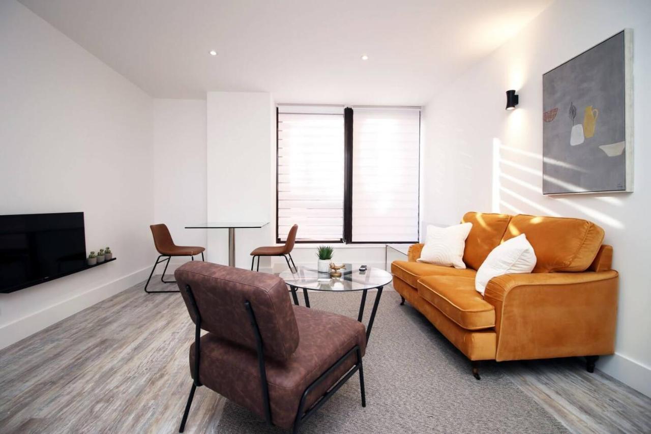 Kingsbridge Point - Cosy One Bed Apartments Near Town Centre, Swindon Bagian luar foto