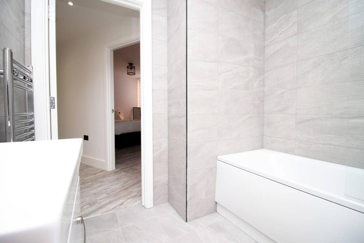 Kingsbridge Point - Cosy One Bed Apartments Near Town Centre, Swindon Bagian luar foto