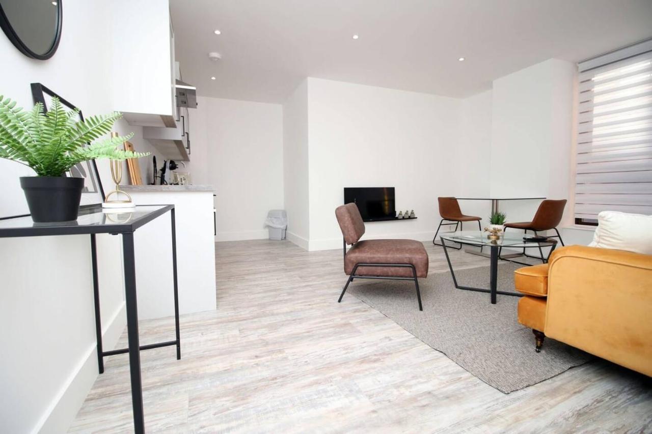 Kingsbridge Point - Cosy One Bed Apartments Near Town Centre, Swindon Bagian luar foto