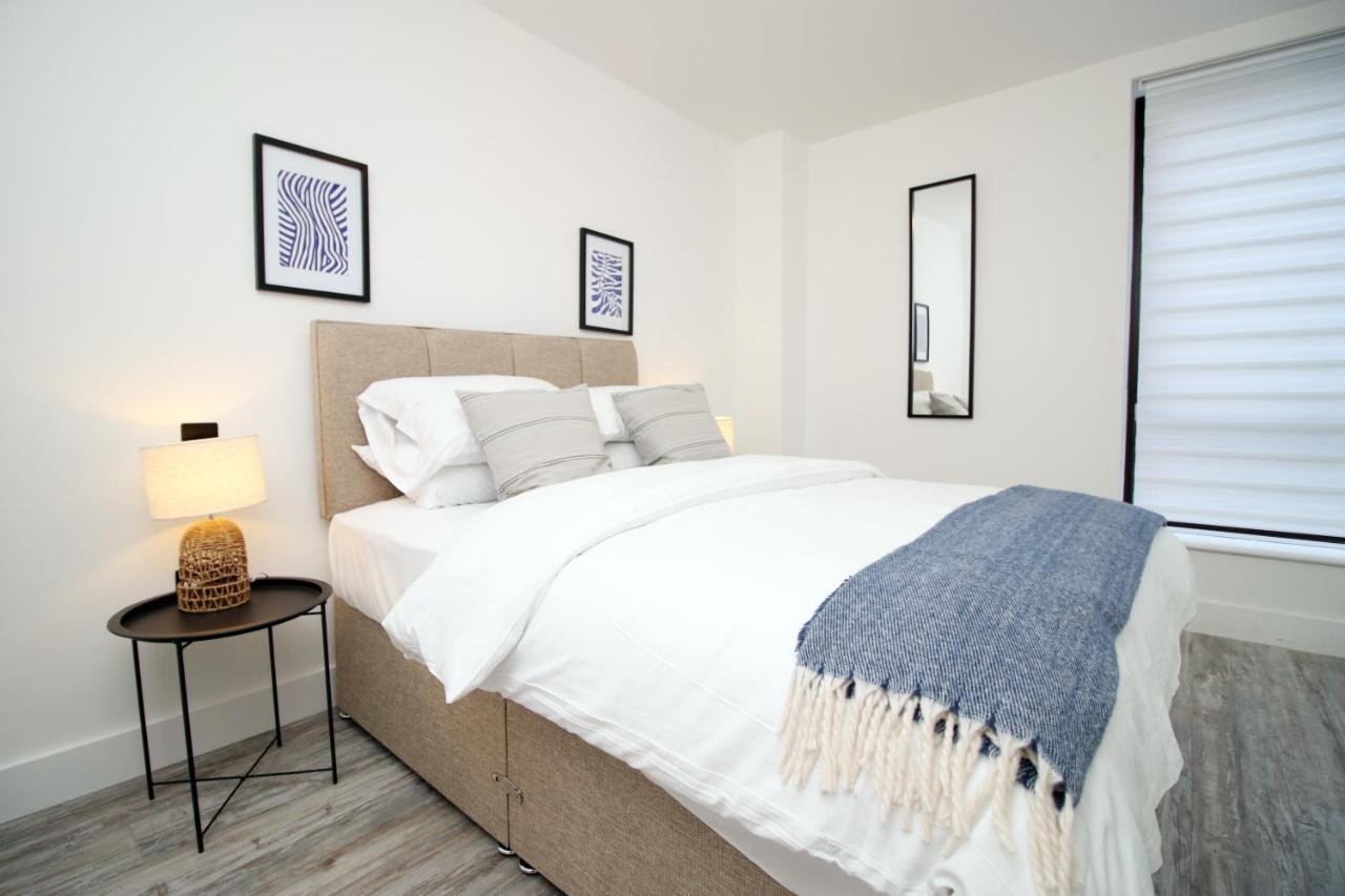 Kingsbridge Point - Cosy One Bed Apartments Near Town Centre, Swindon Bagian luar foto