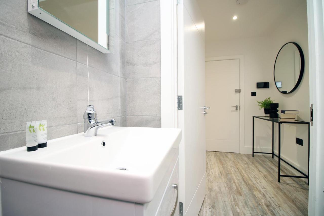 Kingsbridge Point - Cosy One Bed Apartments Near Town Centre, Swindon Bagian luar foto