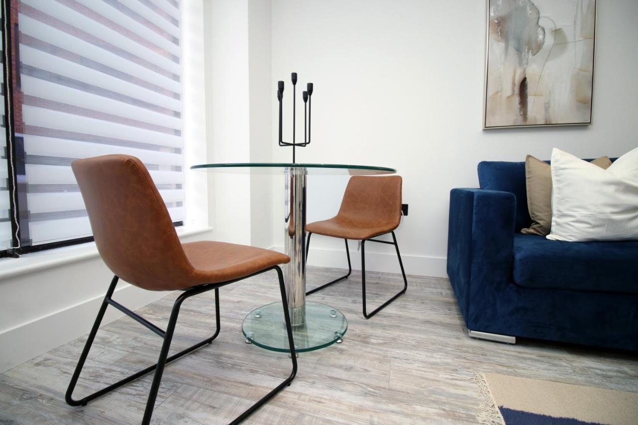 Kingsbridge Point - Cosy One Bed Apartments Near Town Centre, Swindon Bagian luar foto