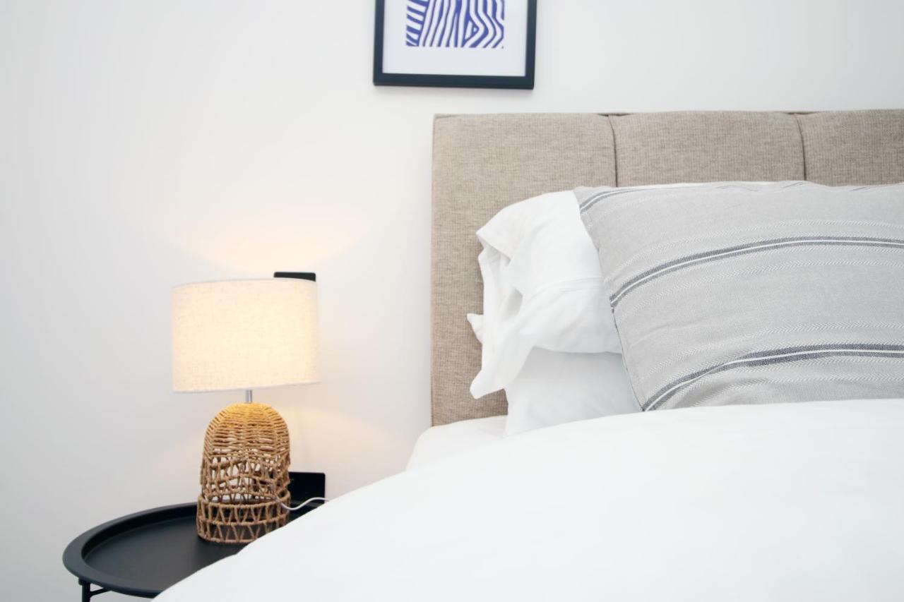 Kingsbridge Point - Cosy One Bed Apartments Near Town Centre, Swindon Bagian luar foto